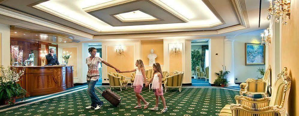 Carl & Do Hotell Baveno Exteriör bild